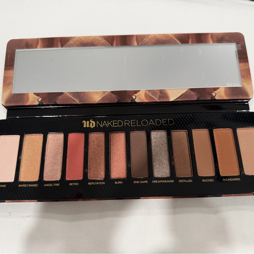 Urban Decay Naked Reloaded Eyeshadow Palette - Gold and Brown - Picture 4 of 4